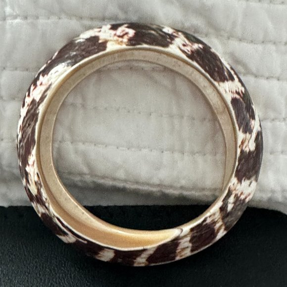 Abstract Snake Like Shell Bangle. - Picture 8 of 8